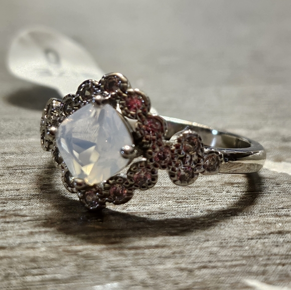 White Opal ring new - Picture 2 of 4